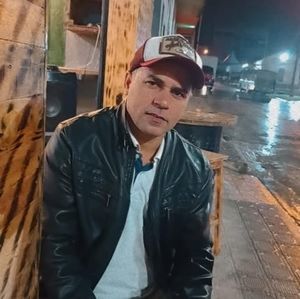 Meet your Posher, Célio felix